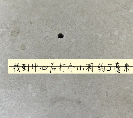 赤水瓷砖空鼓维修公司专业解答在瓷砖铺贴过程中，如果砂料搅拌不均匀，将会带来以下问题